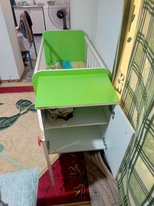 Продам детскую кроватку