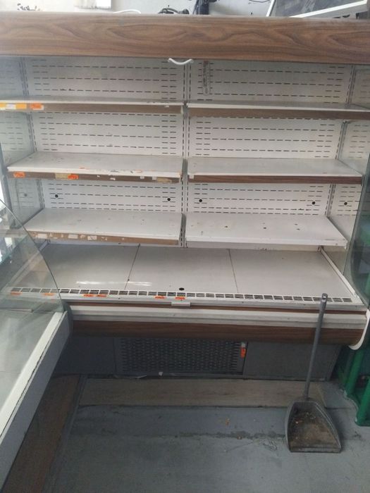 Продавам витрини