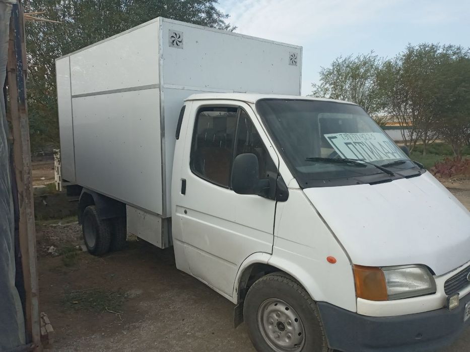 Ford transit sotiladi