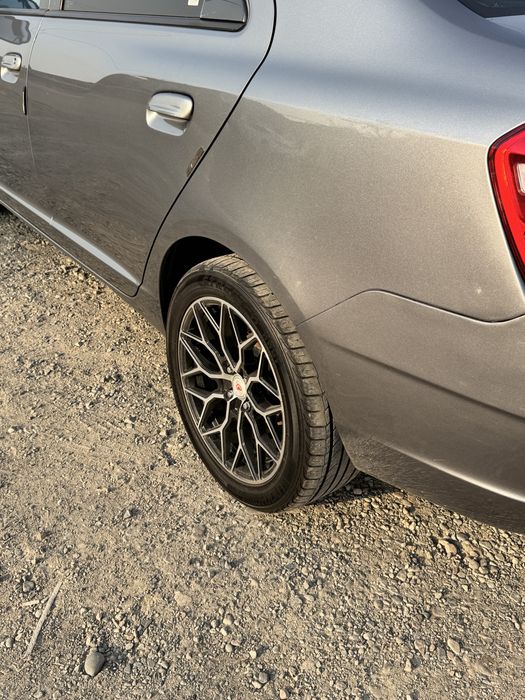 Дискиr 17 с шинами почти новые