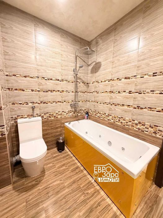 Двуетажна Къща с гараж за продажба в град Стара Загора