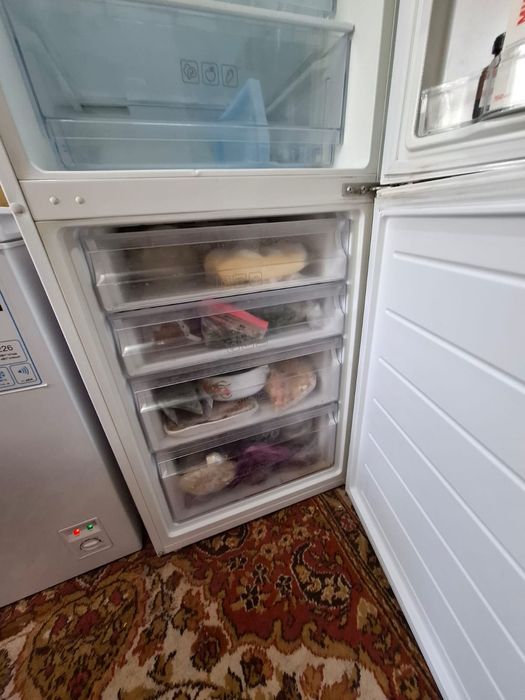 Продам холодильник Haier 120000