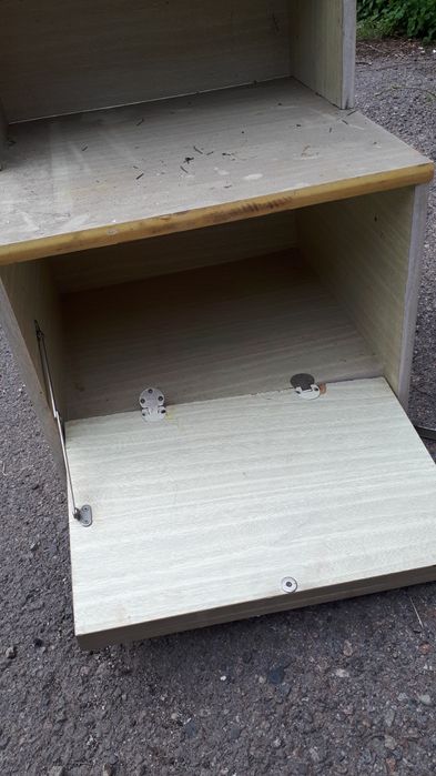 Тумбочка прикроватная