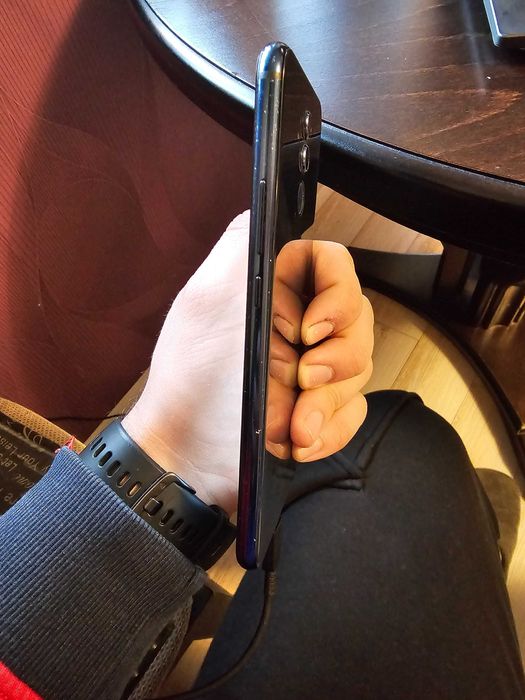 Телефон Huawei Mate 20 Lite