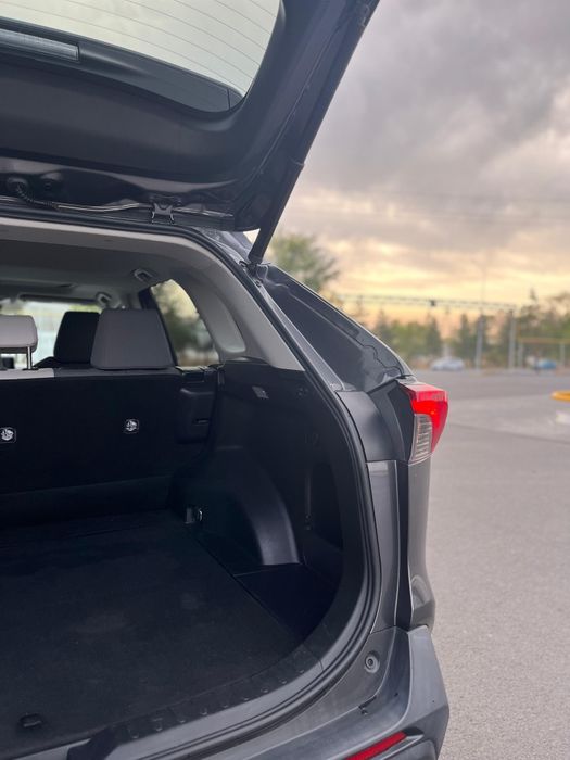 Машина     продам.