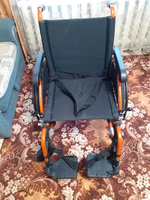 Продам инвалидное кресло коляску