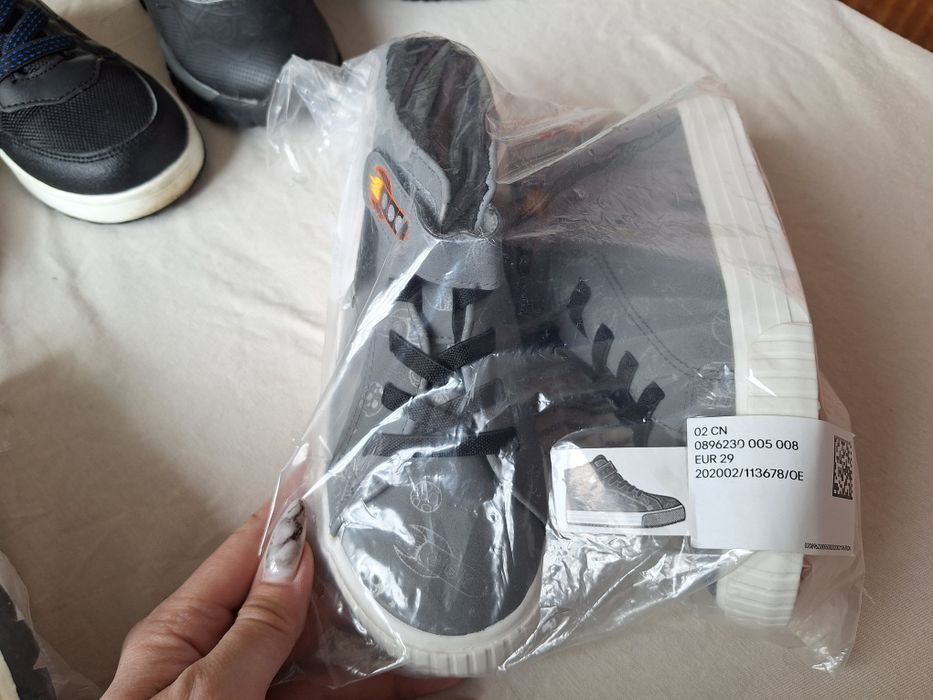 Нови топли кецове размер 29