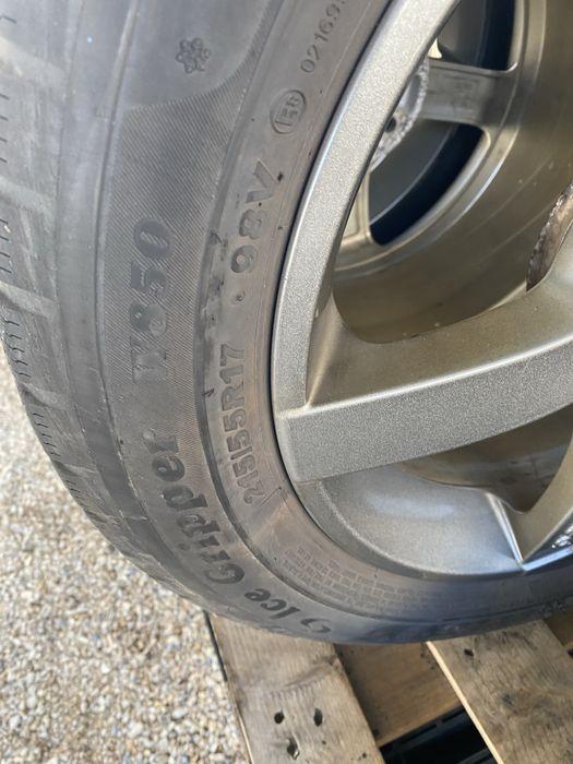 215/55/17 Зимни