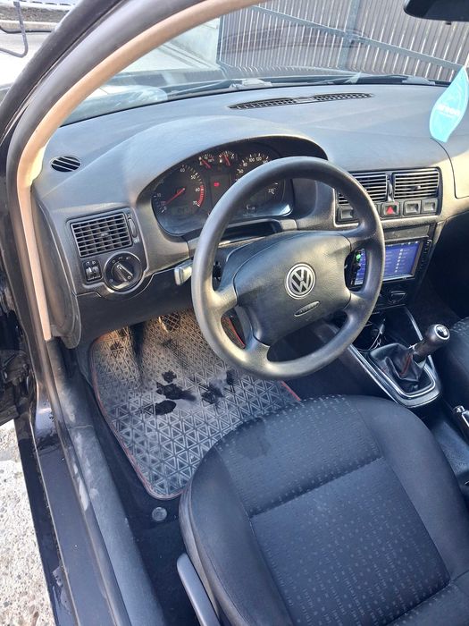 Masina de vanzare golf 4 an 2002
