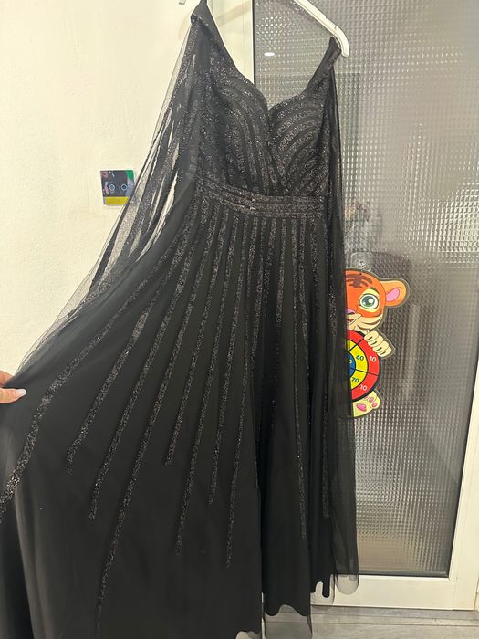 Rochie de gală neagră cu paiete