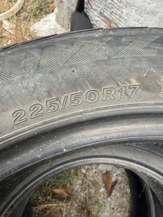 Зимни гуми 225/50r17 BRIDGESTONE РЪНФЛАД