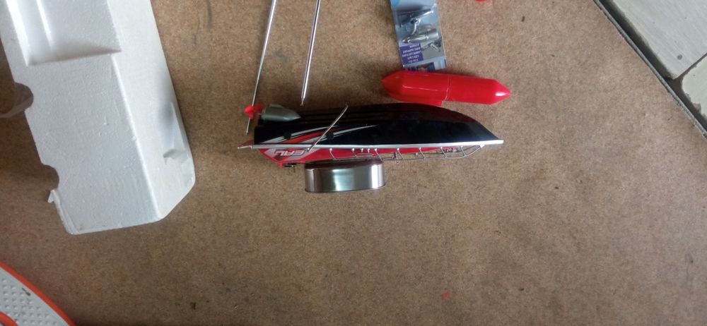 Катер радиоуправляемый