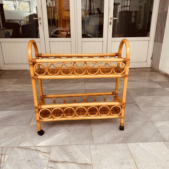 Винтидж ратанова етажерка / бар количка -естествен ратан Швеция
