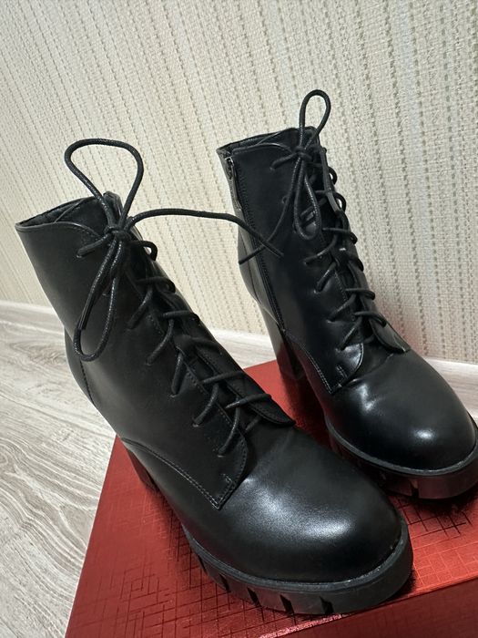 Ботильоны на каблуке