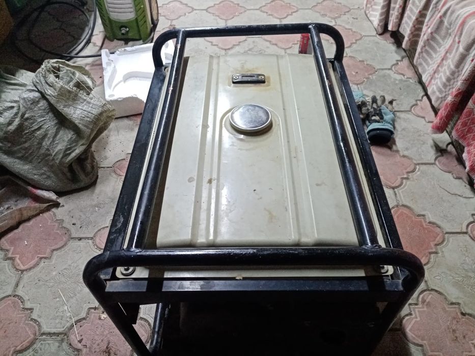 Продам генератор Бизон