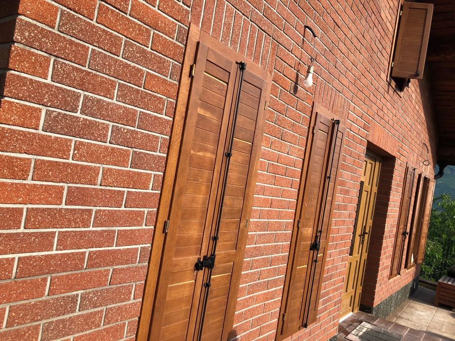 Caramida aparenta (șamotă feliata roșie)