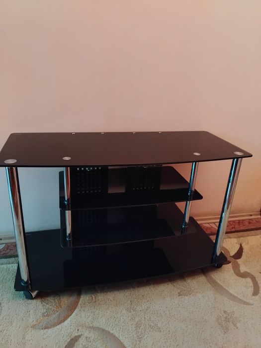 Măsuță sticlă pe role