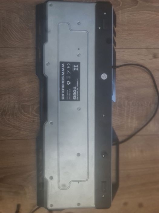 Tastarura de gaming Serioux, Metal, iluminată RGB, potrivita pentru gaming