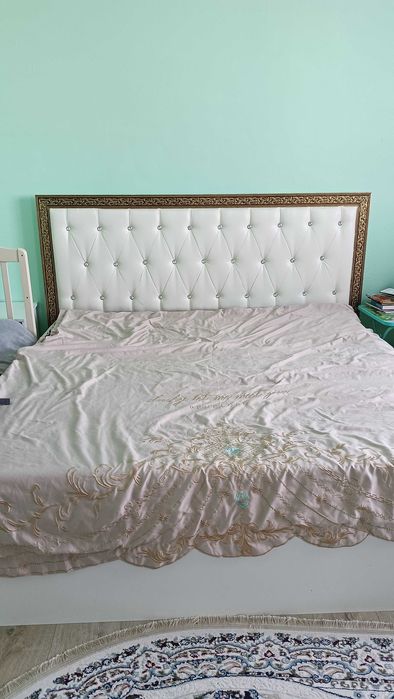 Кровать двуспальная