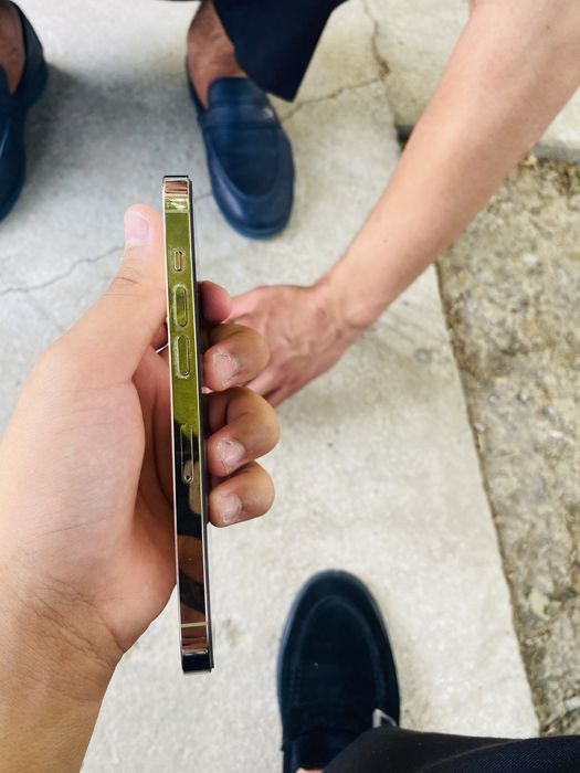 Iphone14pro sotiladi siroshna
