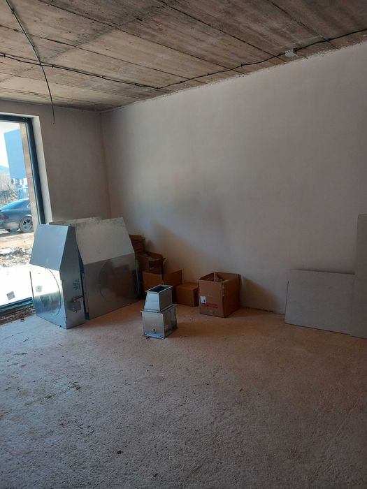 Три стаен апартамент с градинка