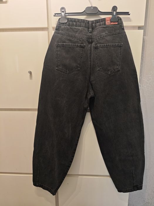 Различни модели дънки Zara