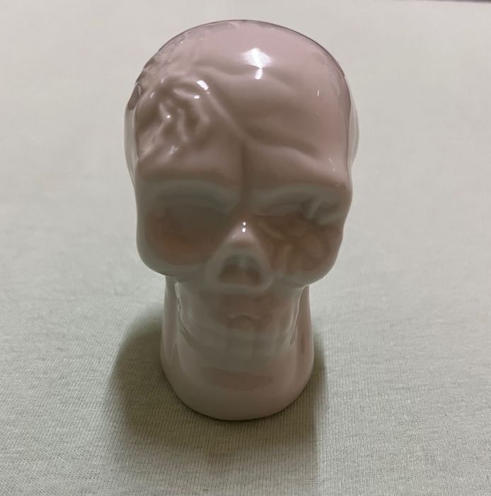 Порцеланов череп