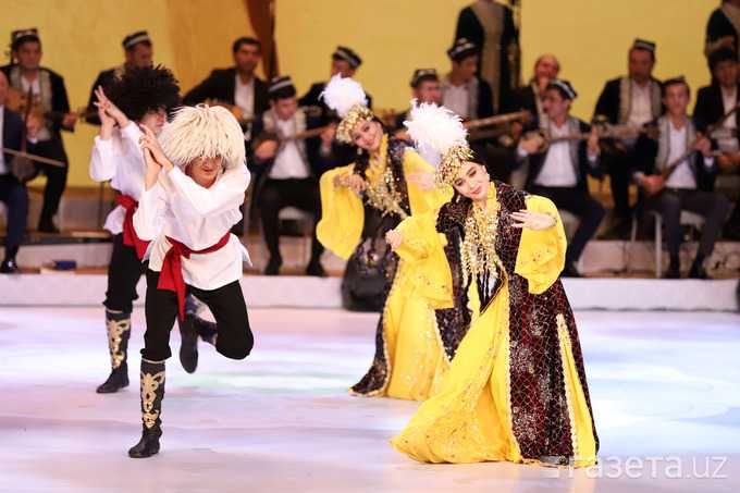 Прокат Региональных костюмов Узбекистана (профессиональные)