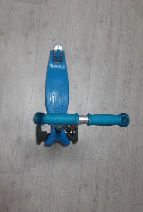 Продаю детский самокат