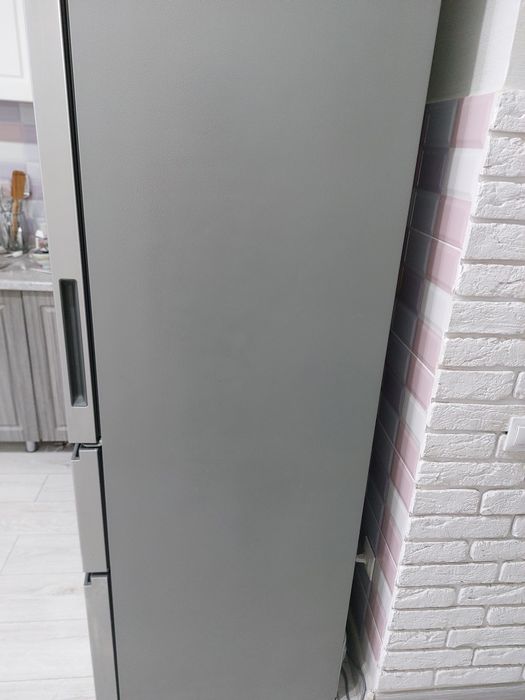 Продам холодильник Haier