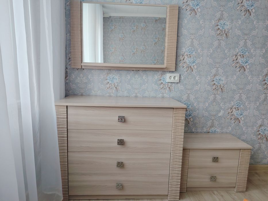 Продам спальный гарнитур