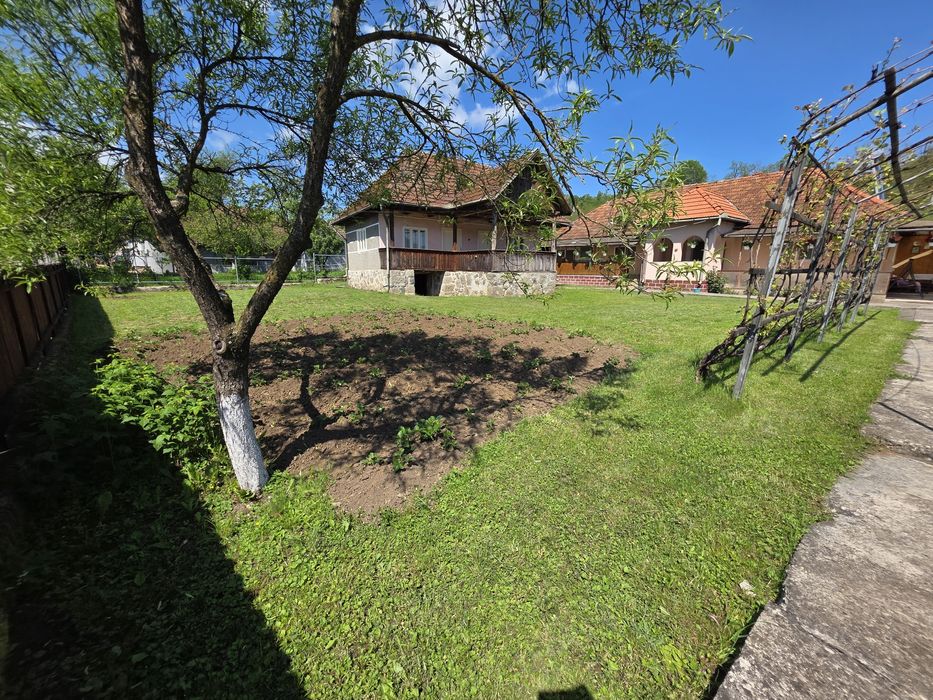 Casa+Gospodarie completa de vanzare