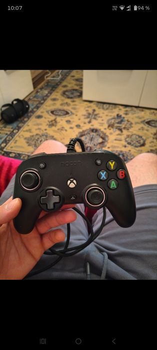 Vând Xbox One S 1TB