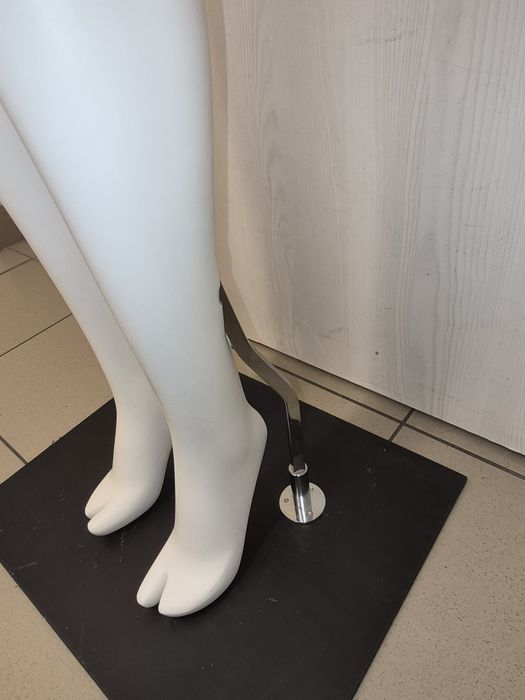 Манекени със стойка