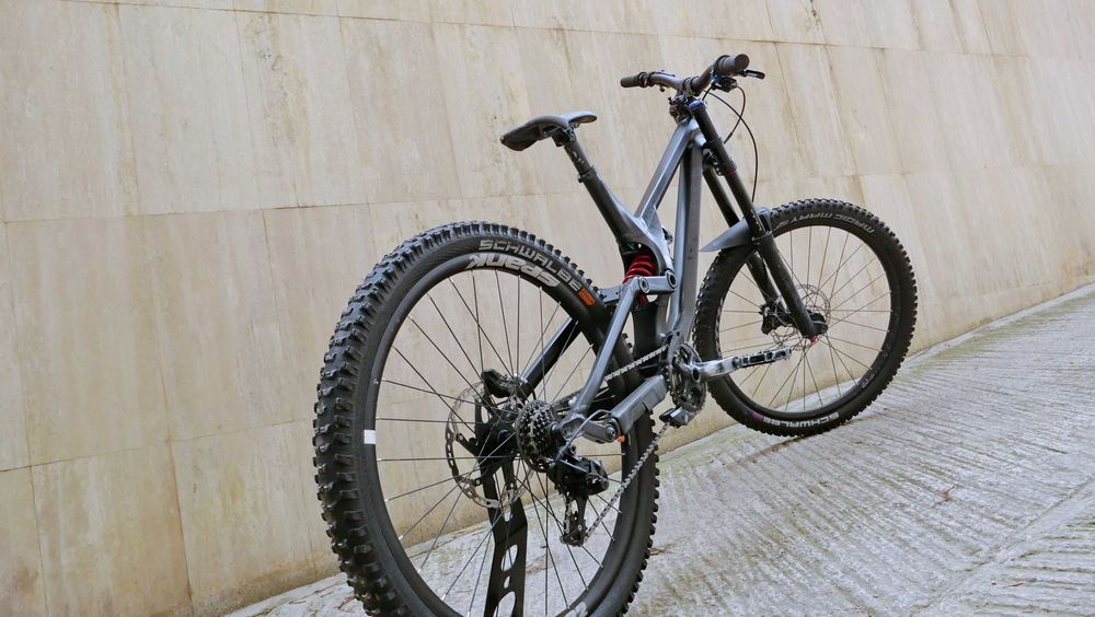 Canyon Sender AL 5 – състезателен Downhill