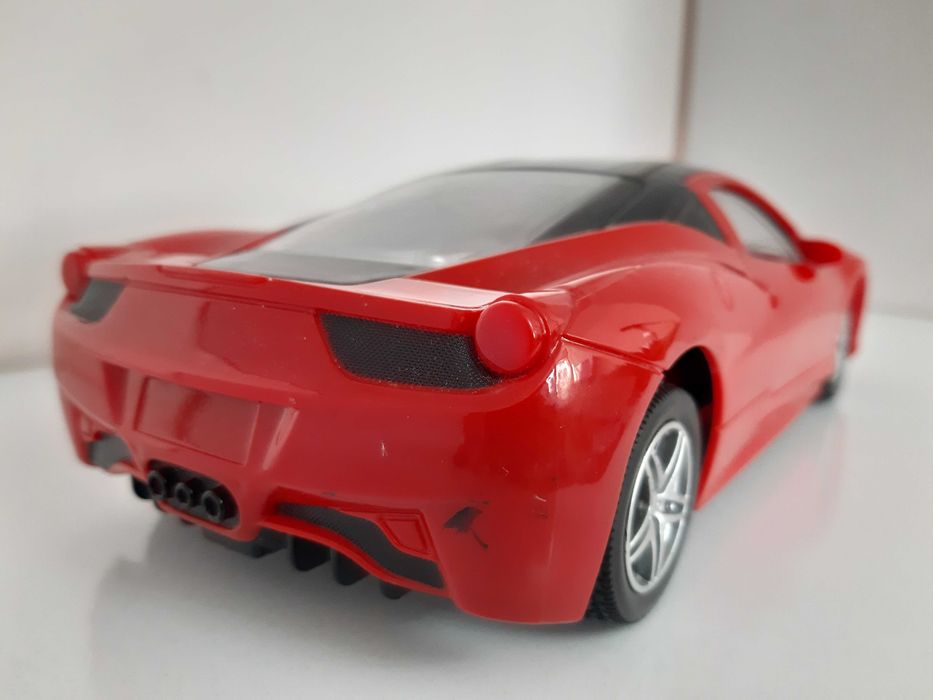 Ferrari - модель на пульту управления