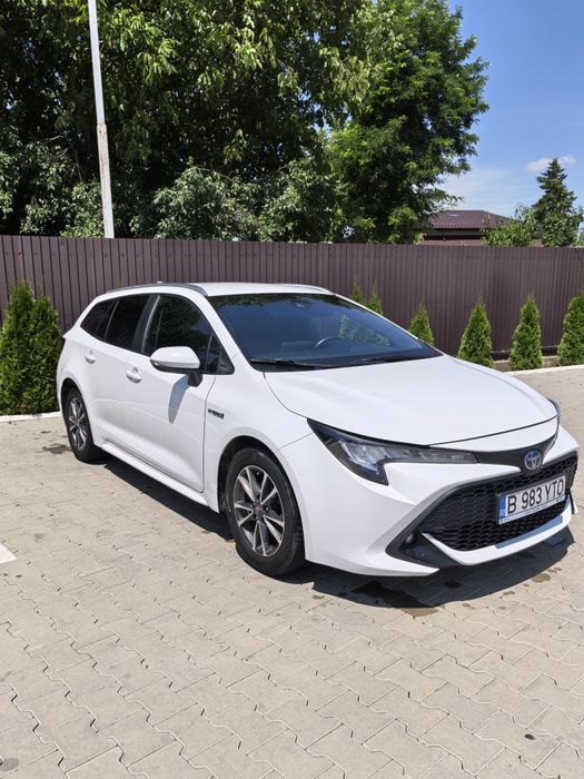 Vand Toyota corolla 2022 combi hybrid