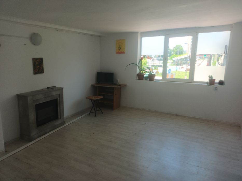 spatiu com stradal - zona centrala  - 30 + 12 mp - termen lung