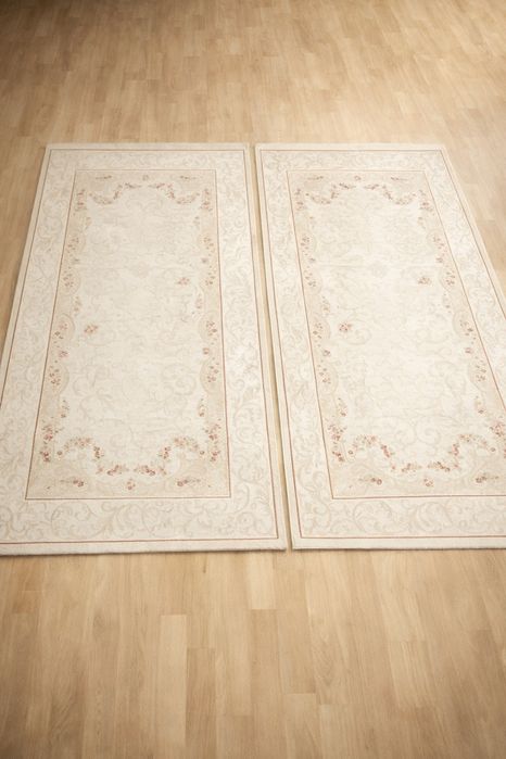 Белые ковры комплект 2 шт 100×195
Ковры светлые классика 2 шт
Комплект