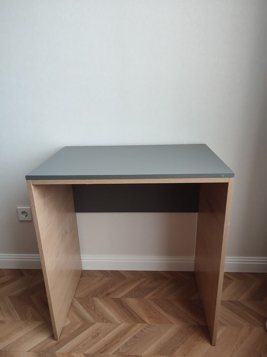 Стол, парта и табуретки