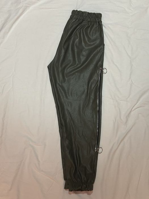 *Дамски кожен панталон*