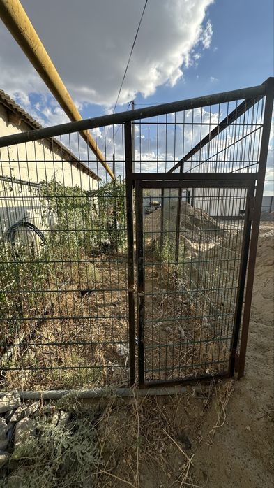 Темір вольер, қора