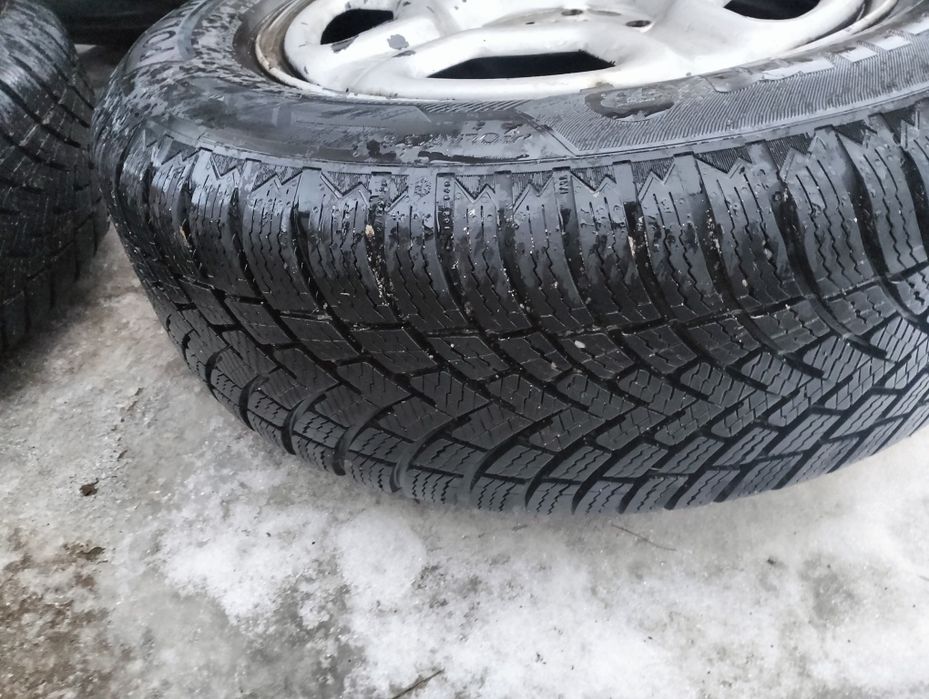 Anvelope noi-jenti iarnă  Dacia Duster