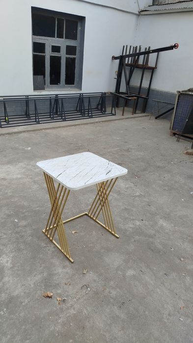 Мебел из лифта. Стелаж