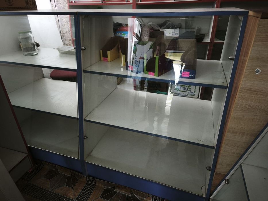 Vitrinalar  sotiladi