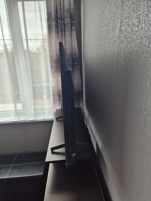 Продавам телевизор Sony Bravia 43  инча