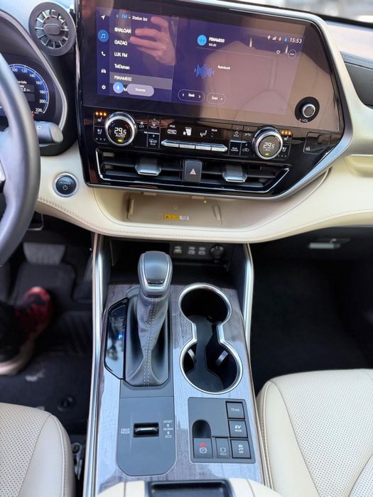 Toyota highlander gibrid 2024 года