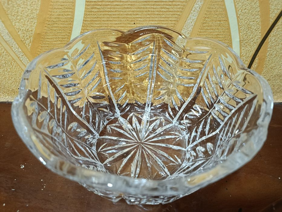 Хрустальная ваза