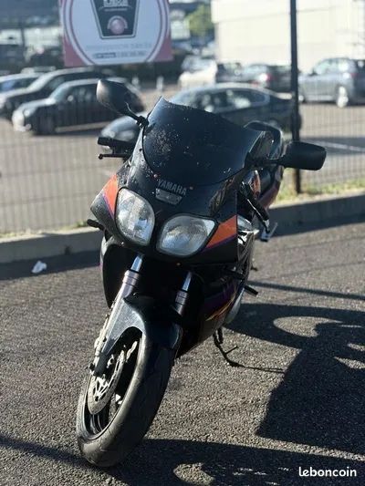 Yamaha FZR 600 R