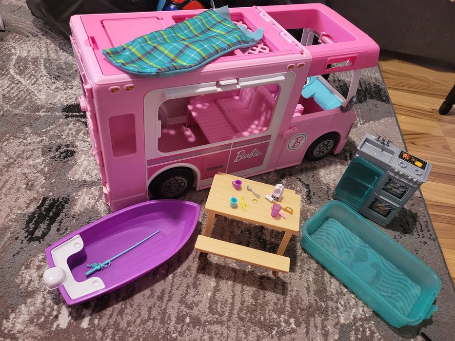 Gabby's Dollhouse și rulotă Barbie 3in1 (Mattel)